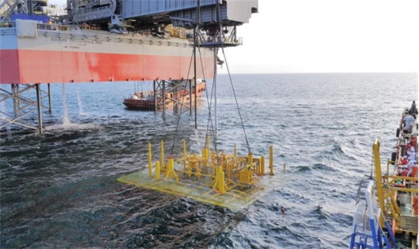 Subsea Christmas tree and manifold Subsea Christmas tree and manifold